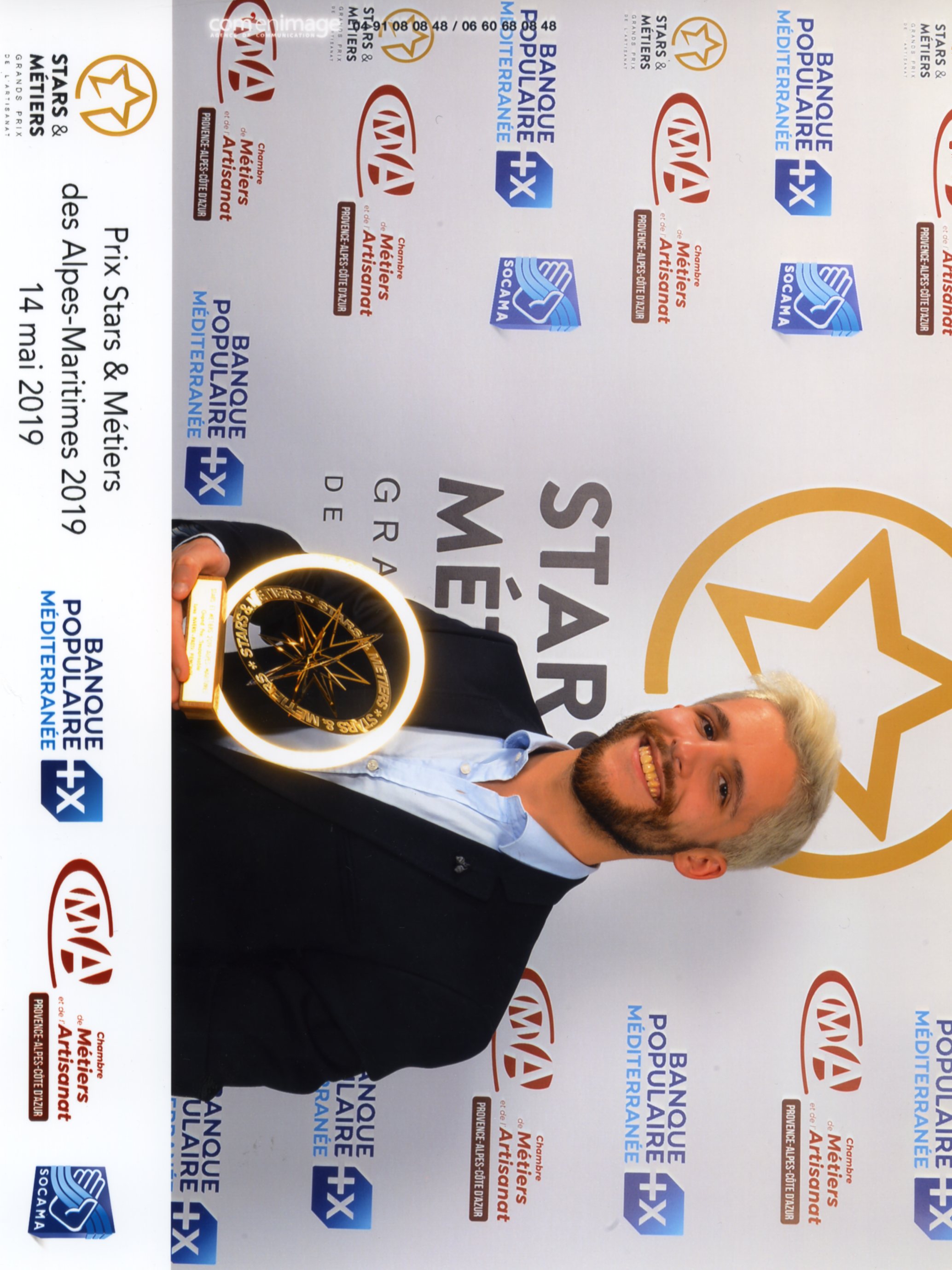 Riccardo Inversi avec le trophée Stars & Métiers 2019 de Pasta Piemonte