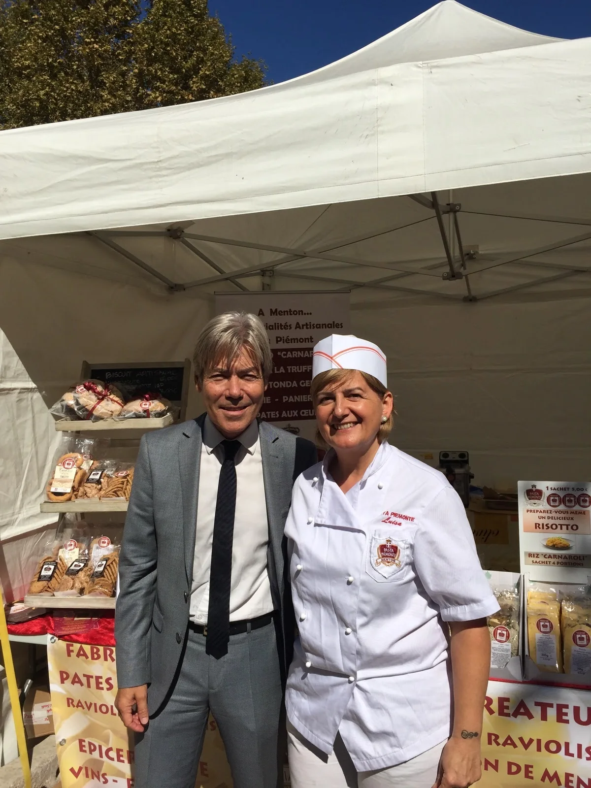 Luisa Delpiano Inversi lors d'un échange lié à l'artisanat dans les Alpes-Maritimes